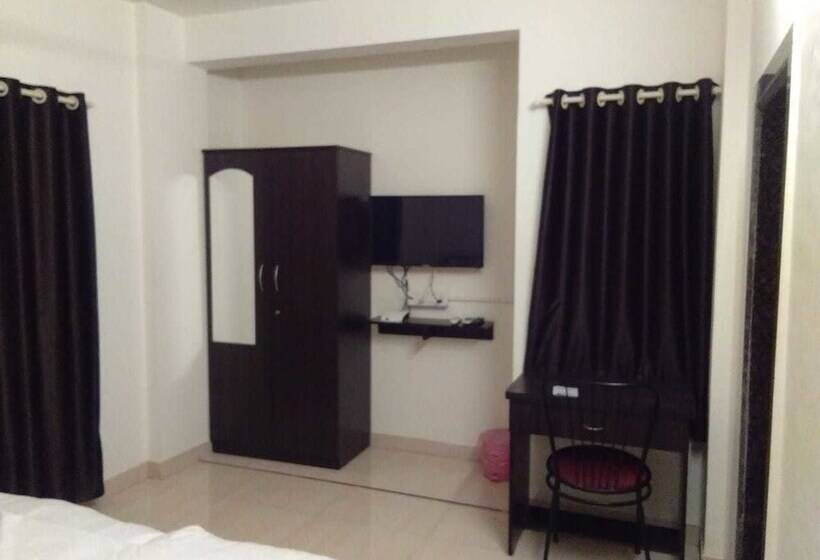 Отель United Corporate Home Thane