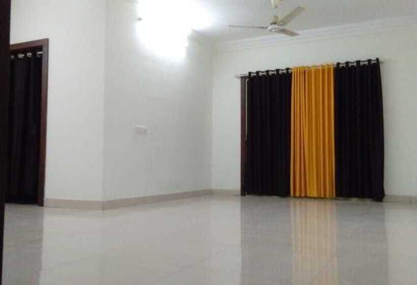 Отель United Corporate Home Thane