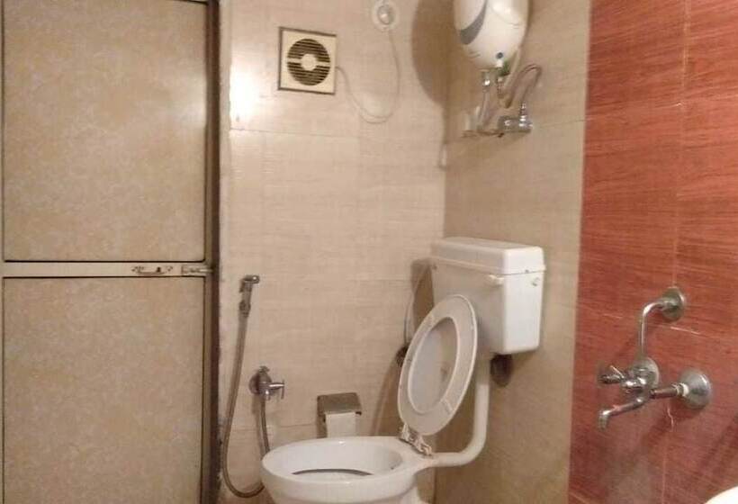 Отель United Corporate Home Thane