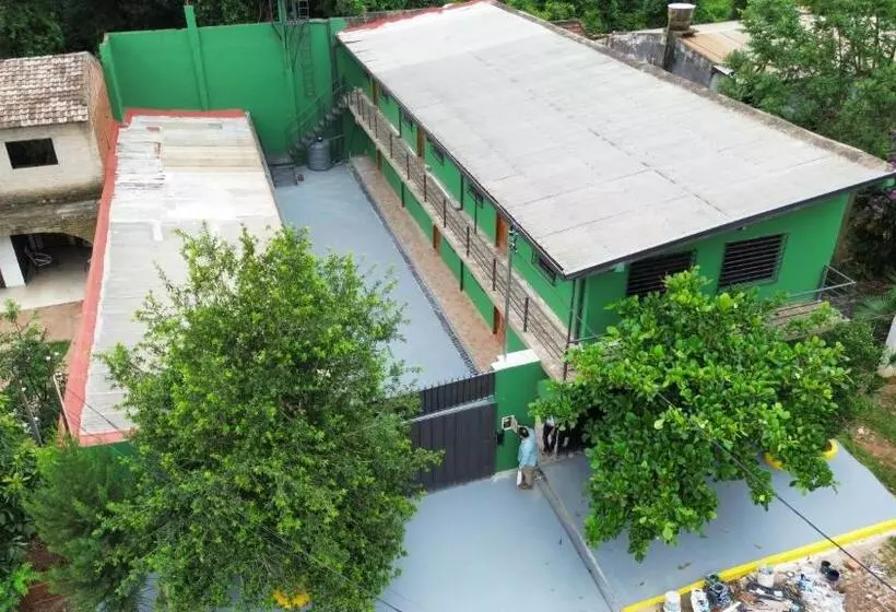 هاستل Apartamentos Ivago