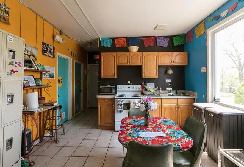 Hostel Detroit
