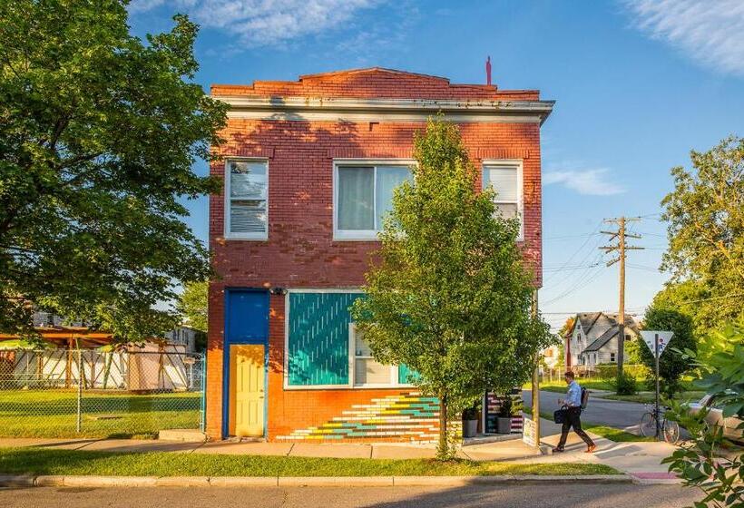 Hostel Detroit