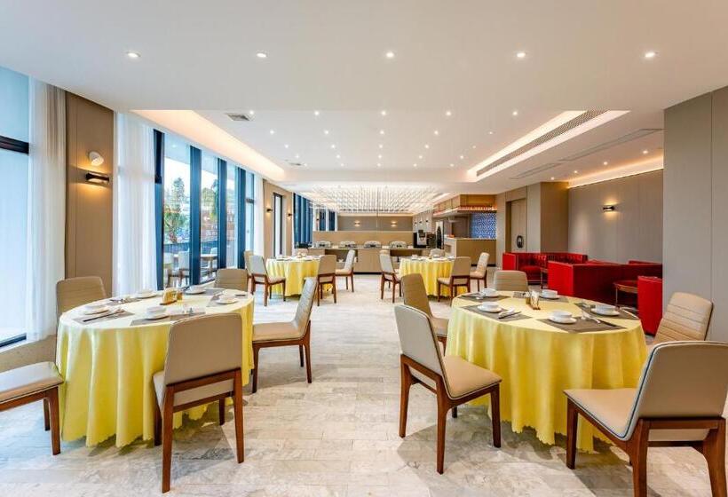 Отель Holiday Inn Express Zhuhai Guishan Island By Ihg