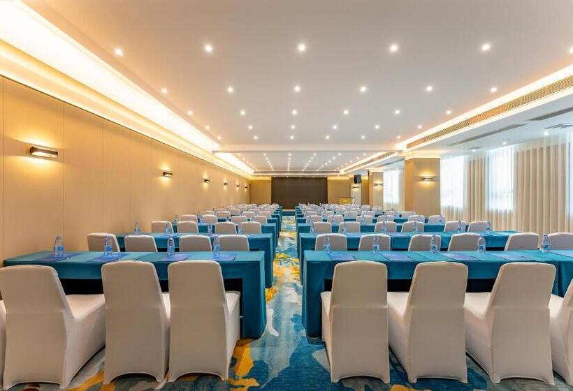 Отель Holiday Inn Express Zhuhai Guishan Island By Ihg