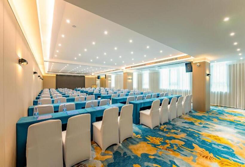 Отель Holiday Inn Express Zhuhai Guishan Island By Ihg