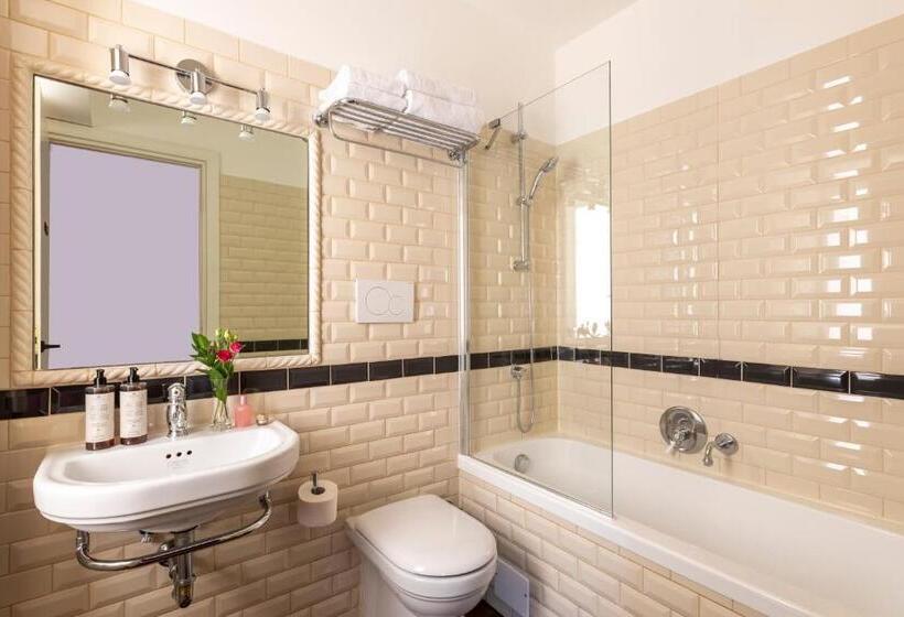 פנסיון Alla Corte Guest House