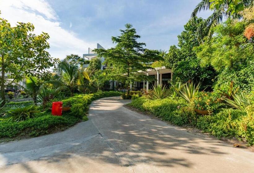 Water Garden Resort & Spa