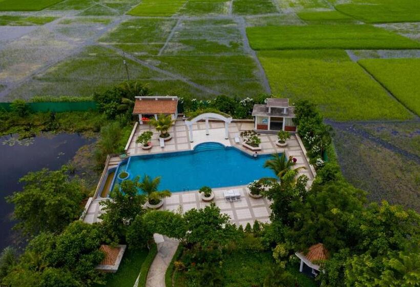 Water Garden Resort & Spa