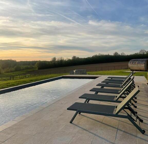 Bed and Breakfast Domaine Des Forges De La Vache