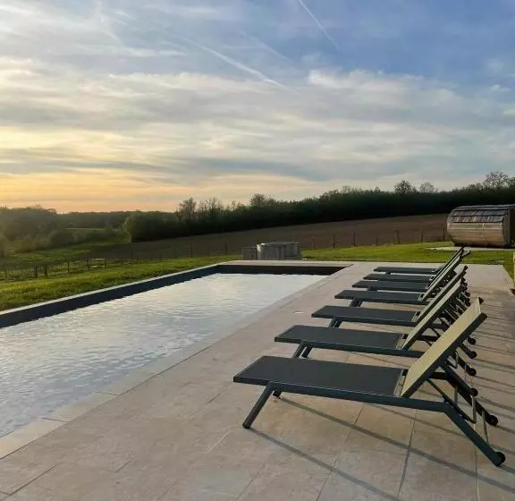 ベッドアンドブレックファースト Domaine Des Forges De La Vache