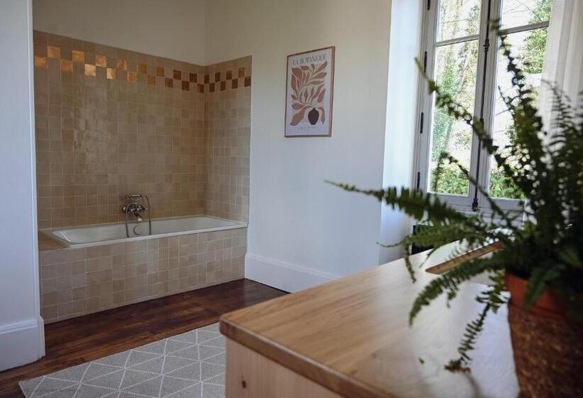 Bed and Breakfast Domaine Des Forges De La Vache