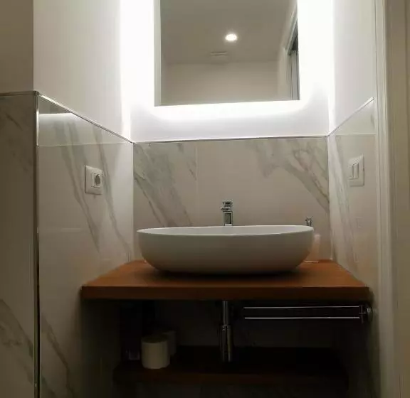 تختخواب و صبحانه Navona Central Relais