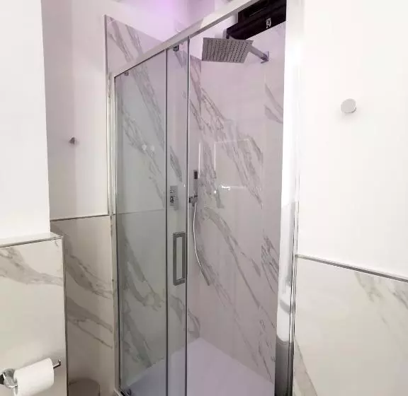 تختخواب و صبحانه Navona Central Relais