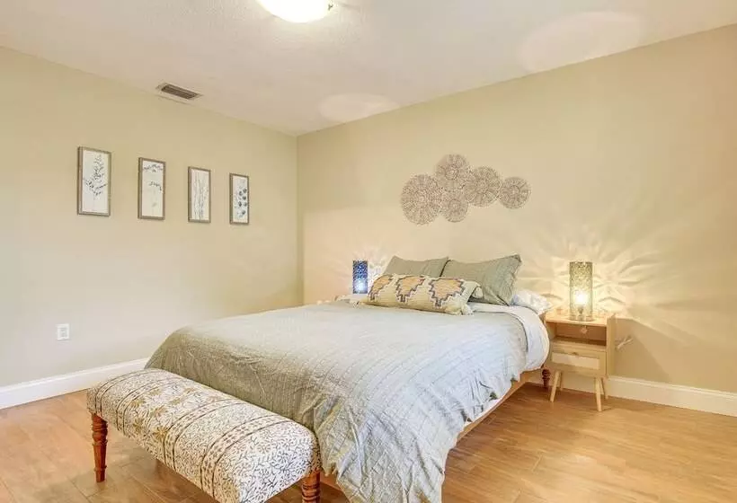 Biscayne Park Home   Near Miami Beaches & Golfing