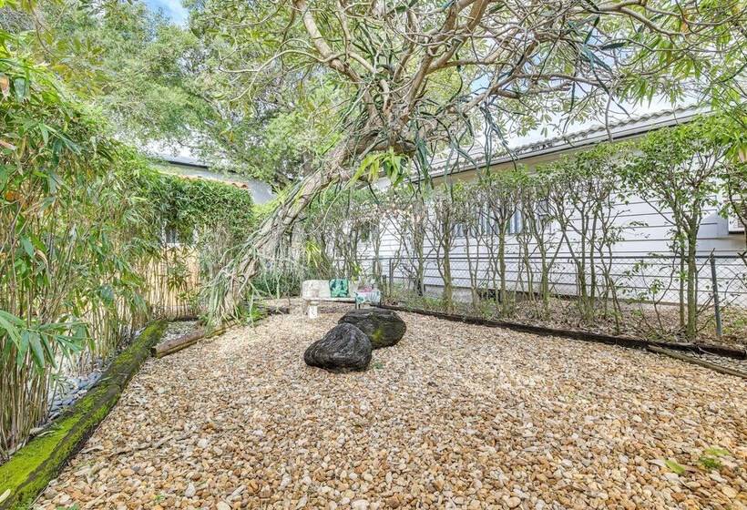 Biscayne Park Home Near Miami Beaches & Golfing