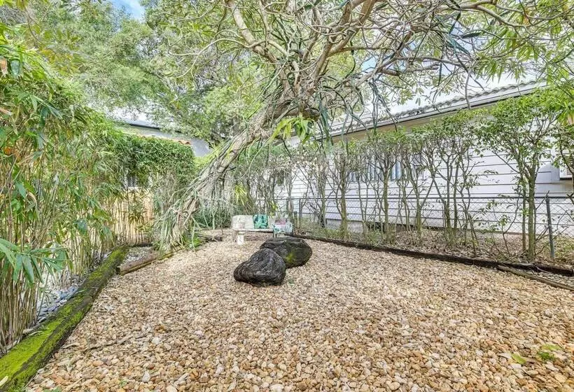 Biscayne Park Home   Near Miami Beaches & Golfing