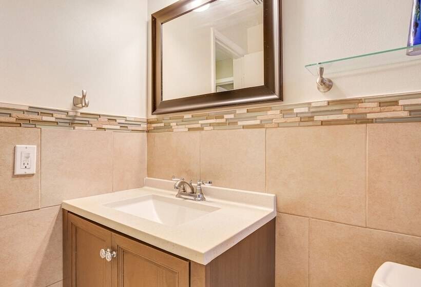 Biscayne Park Home Near Miami Beaches & Golfing