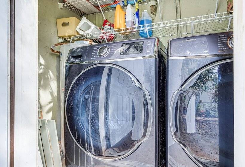 Biscayne Park Home Near Miami Beaches & Golfing