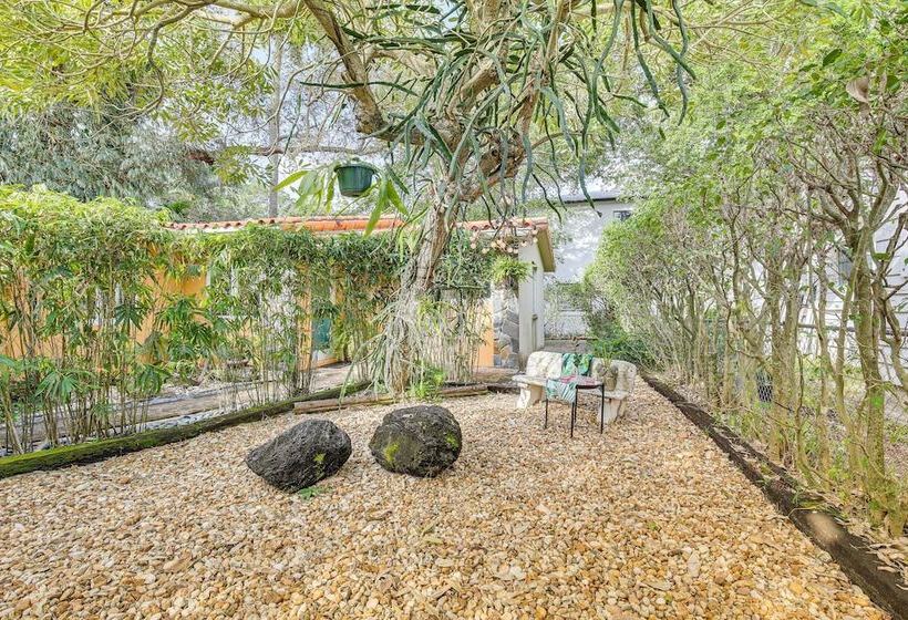 Biscayne Park Home Near Miami Beaches & Golfing