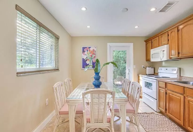 Biscayne Park Home   Near Miami Beaches & Golfing