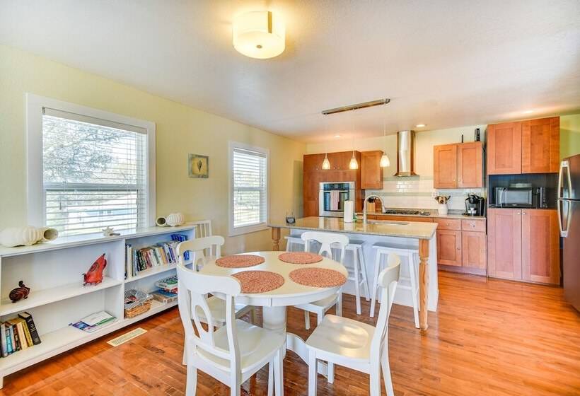 Charming Frisco Cottage < 2 Mi To Beaches!