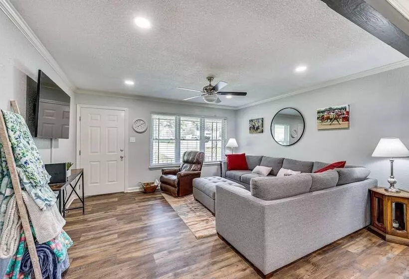 Charming Hot Springs Home Near Lake Hamilton!