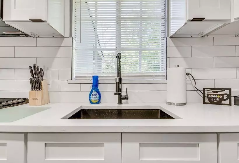 Cocoa Home W/ Large Yard: 3 Mi To Indian River!