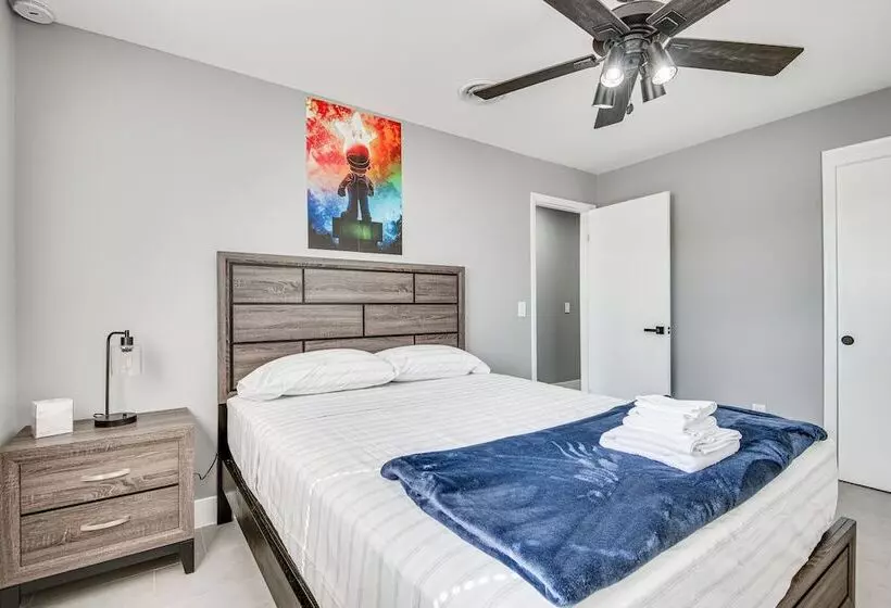 Cocoa Home W/ Large Yard: 3 Mi To Indian River!