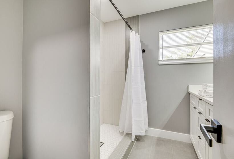 Cocoa Home W/ Large Yard: 3 Mi To Indian River!