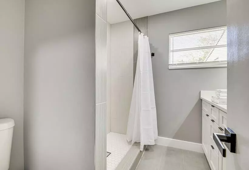 Cocoa Home W/ Large Yard: 3 Mi To Indian River!