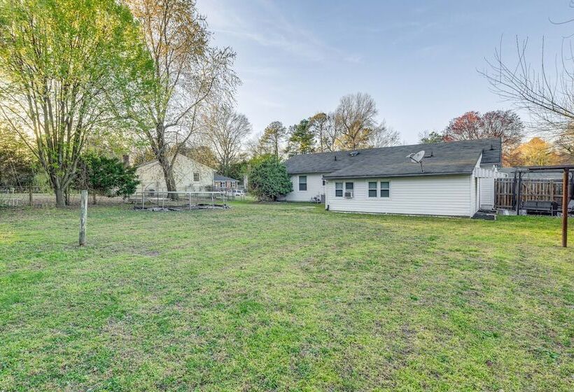 Colorful Hopewell Home ~ 5 Mi To The James River!