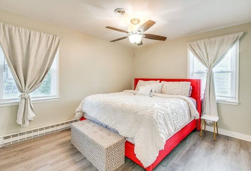 Colorful Hopewell Home ~ 5 Mi To The James River!