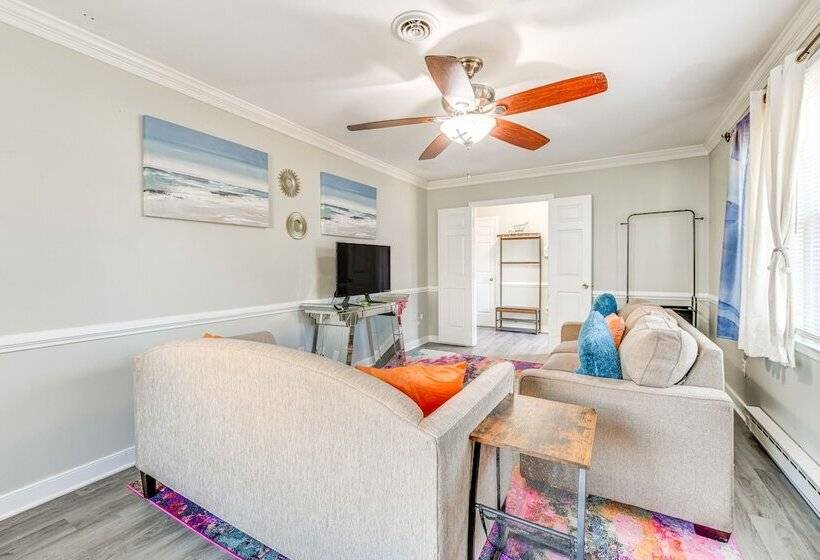 Colorful Hopewell Home ~ 5 Mi To The James River!