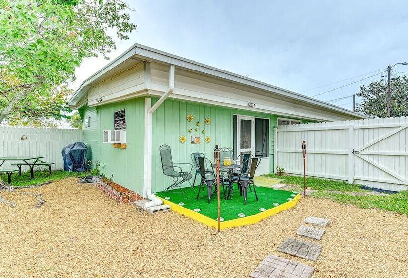 Eclectic Tarpon Springs Home: Bayou Across Street!