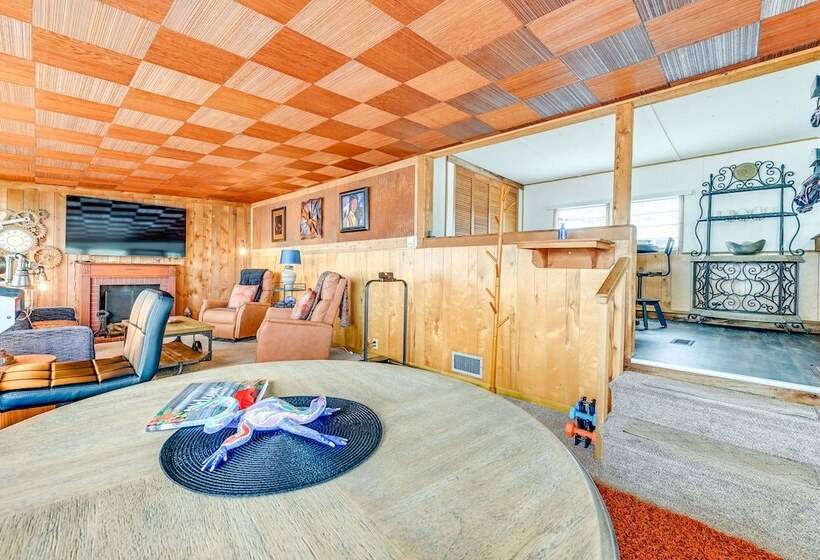 Eclectic Tarpon Springs Home: Bayou Across Street!