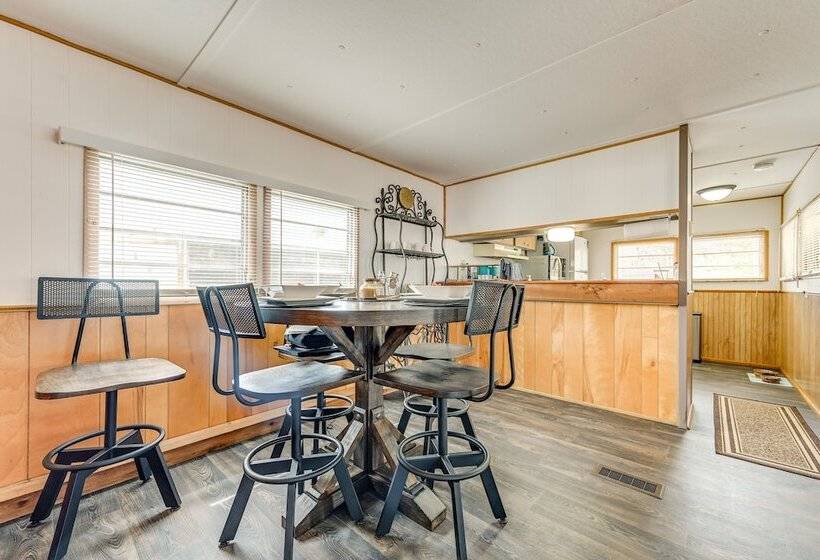 Eclectic Tarpon Springs Home: Bayou Across Street!