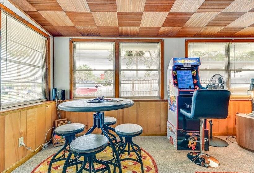 Eclectic Tarpon Springs Home: Bayou Across Street!