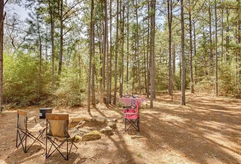 Grapeland Farm Retreat W/ Pool, Grill & Fire Pit