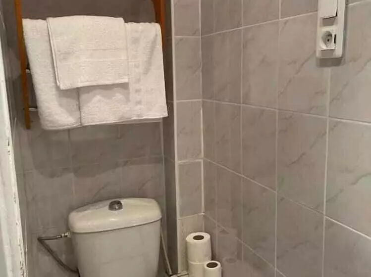 هتل N.d. Auxiliatrice