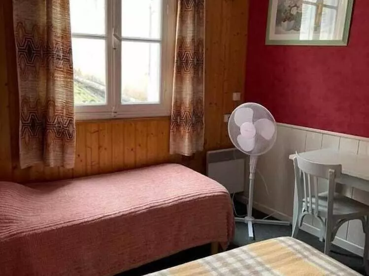 هتل N.d. Auxiliatrice