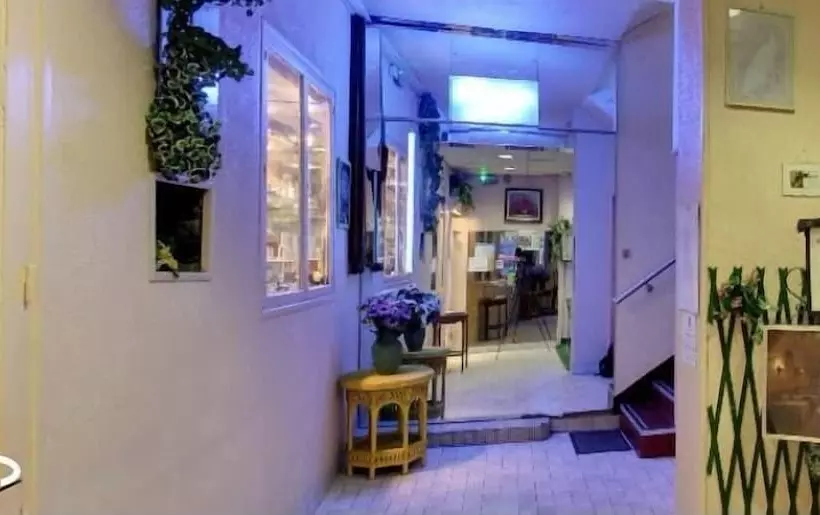 هتل N.d. Auxiliatrice