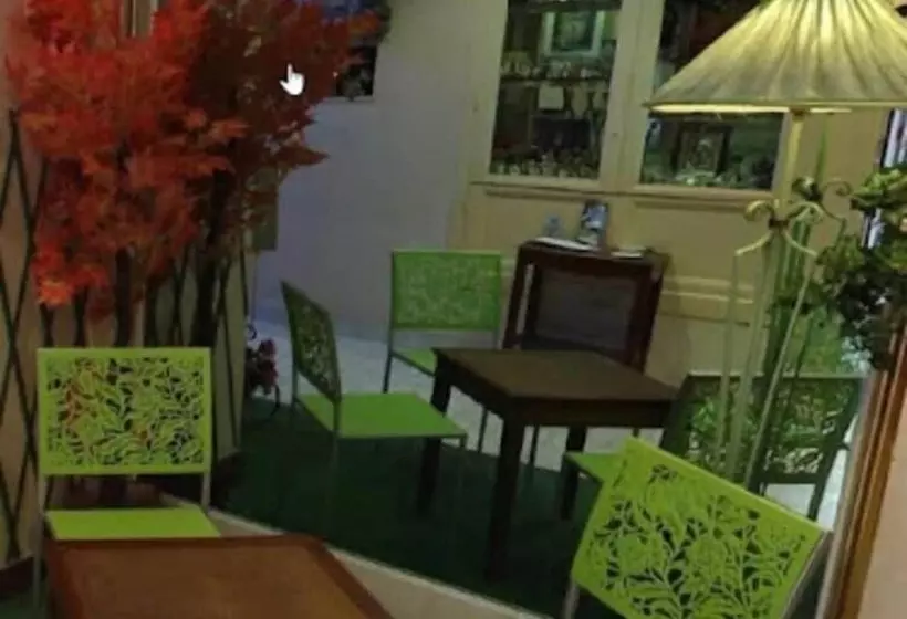 هتل N.d. Auxiliatrice