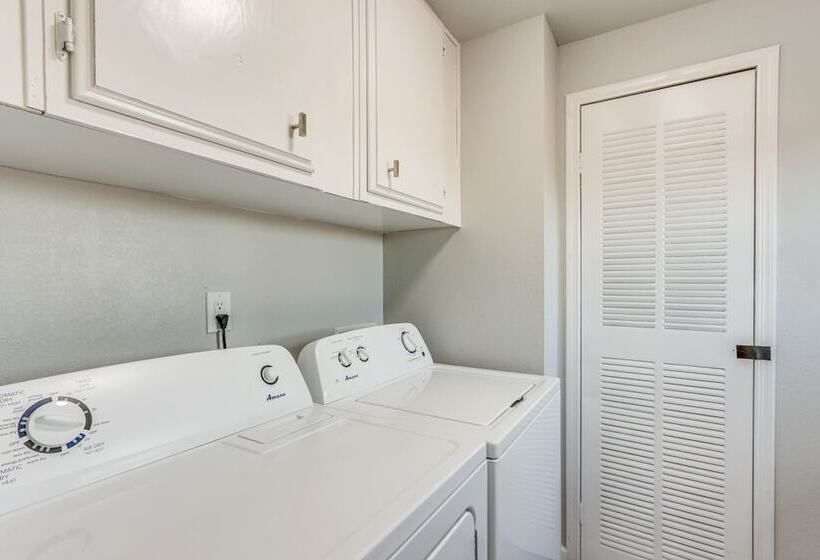 Lakefront Rogers Retreat W/ Grill & Spacious Deck