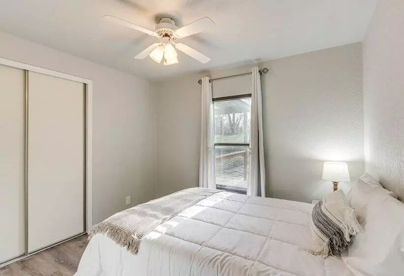 Lakefront Rogers Retreat W/ Grill & Spacious Deck