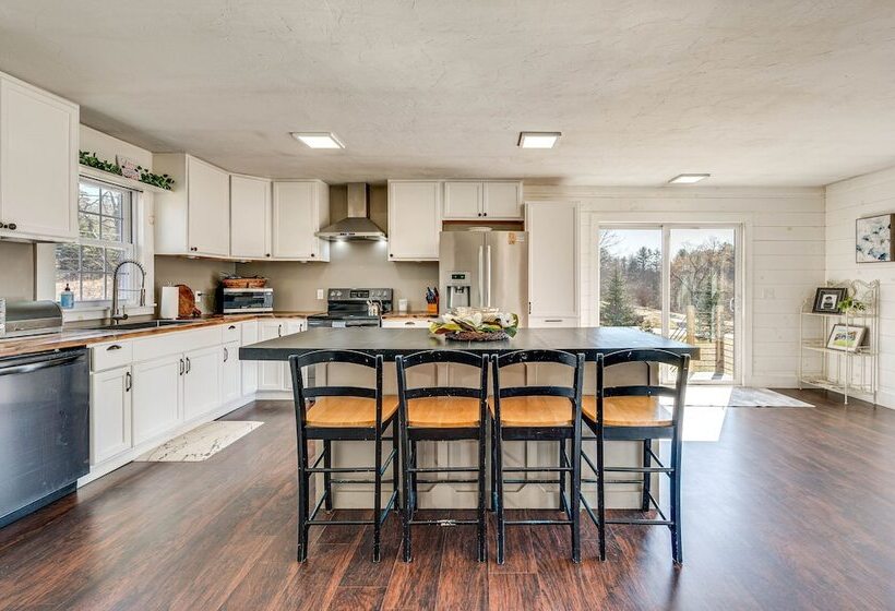 Over Andover  Retreat W/ Hot Tub: Walk To Lake!