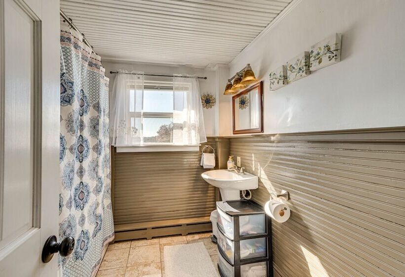 Over Andover  Retreat W/ Hot Tub: Walk To Lake!