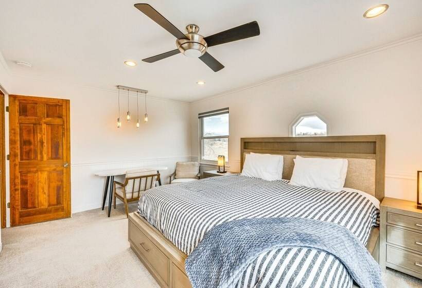 10 Mi To Denver: Pet Friendly Arvada Home W/ Yard!