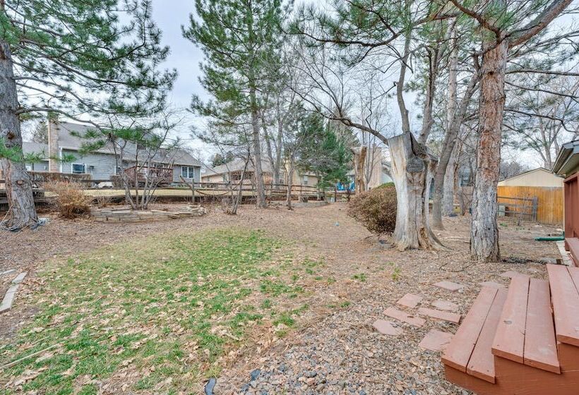 10 Mi To Denver: Pet Friendly Arvada Home W/ Yard!
