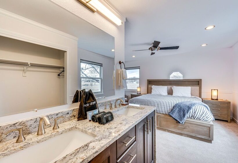 10 Mi To Denver: Pet Friendly Arvada Home W/ Yard!