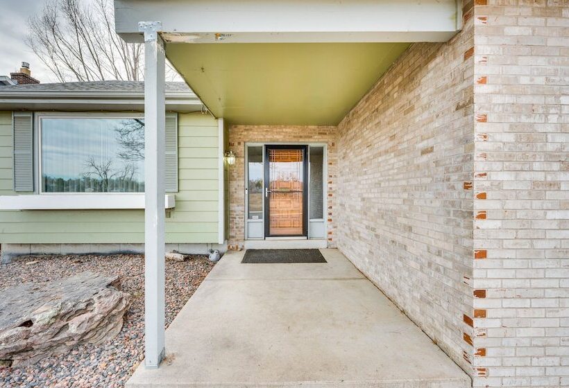 10 Mi To Denver: Pet Friendly Arvada Home W/ Yard!
